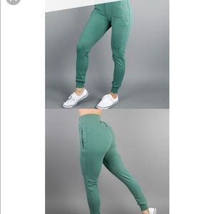 Green like new joggers